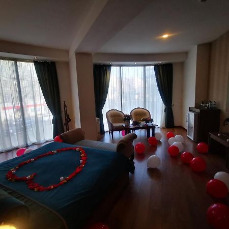 Green Queen Hotel Tbilisi Bagian luar foto