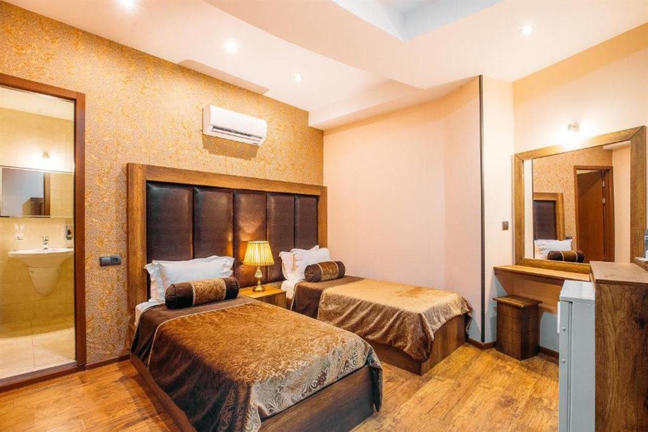 Green Queen Hotel Tbilisi Bagian luar foto