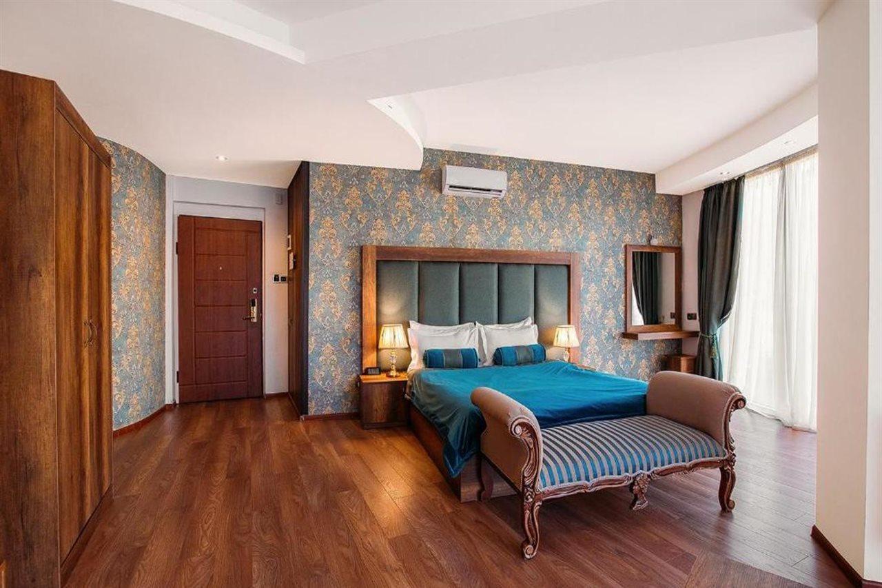 Green Queen Hotel Tbilisi Bagian luar foto