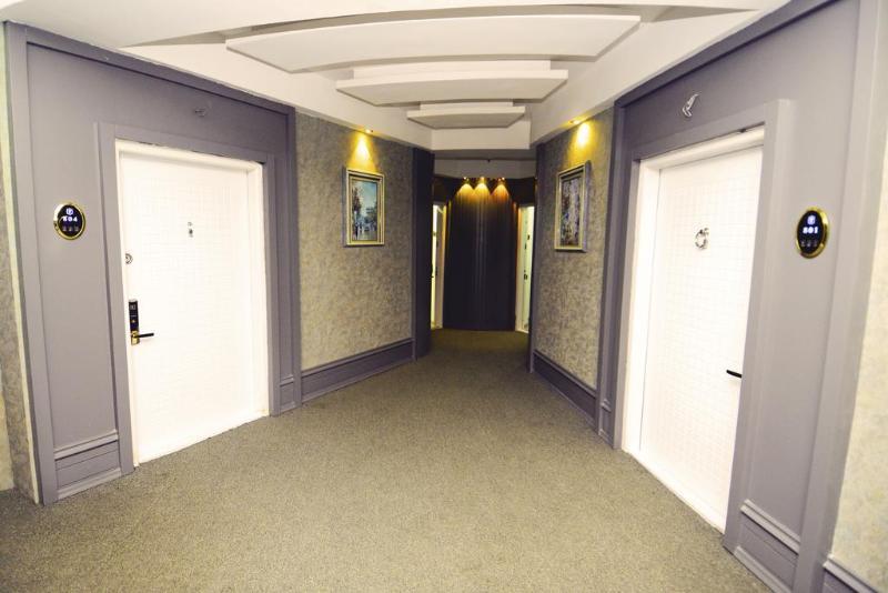 Green Queen Hotel Tbilisi Bagian luar foto