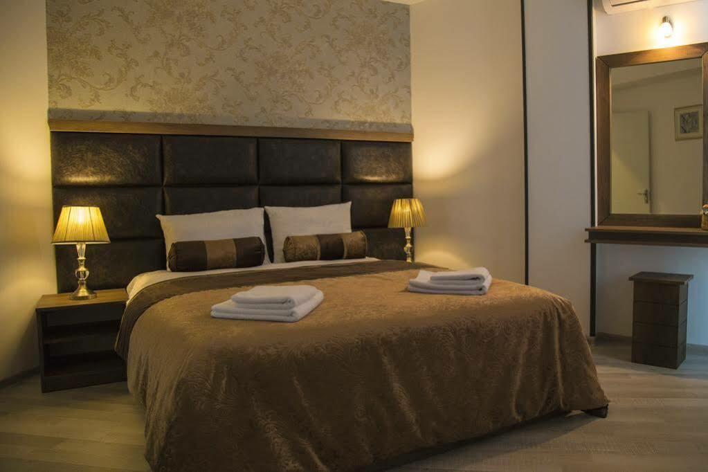 Green Queen Hotel Tbilisi Bagian luar foto