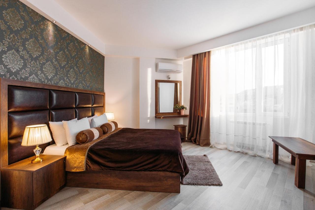 Green Queen Hotel Tbilisi Bagian luar foto
