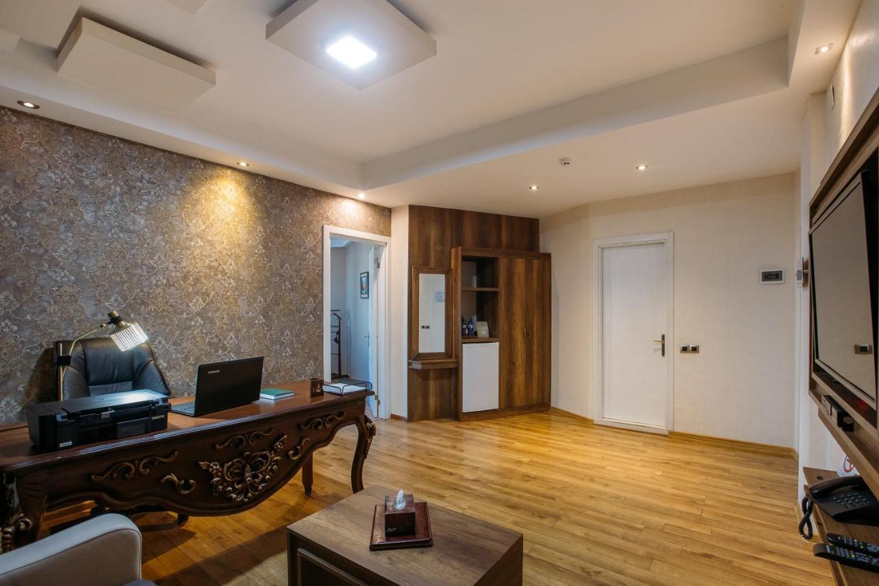 Green Queen Hotel Tbilisi Bagian luar foto