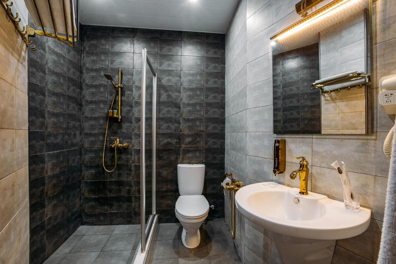 Green Queen Hotel Tbilisi Bagian luar foto