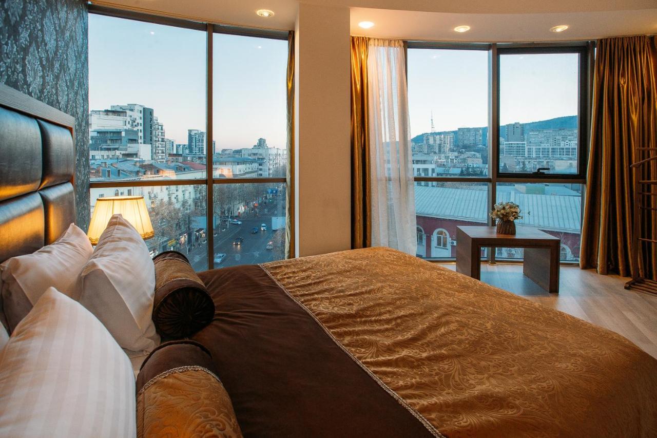 Green Queen Hotel Tbilisi Bagian luar foto