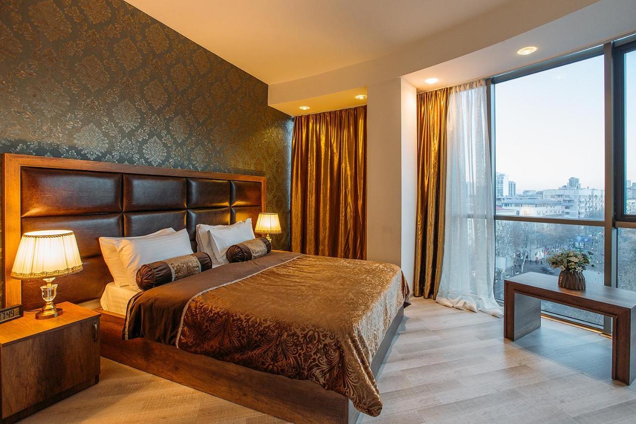 Green Queen Hotel Tbilisi Bagian luar foto
